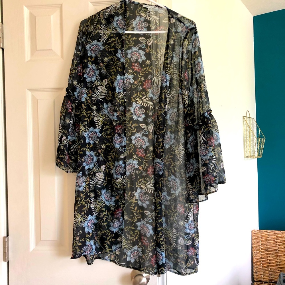 Flowy kimono